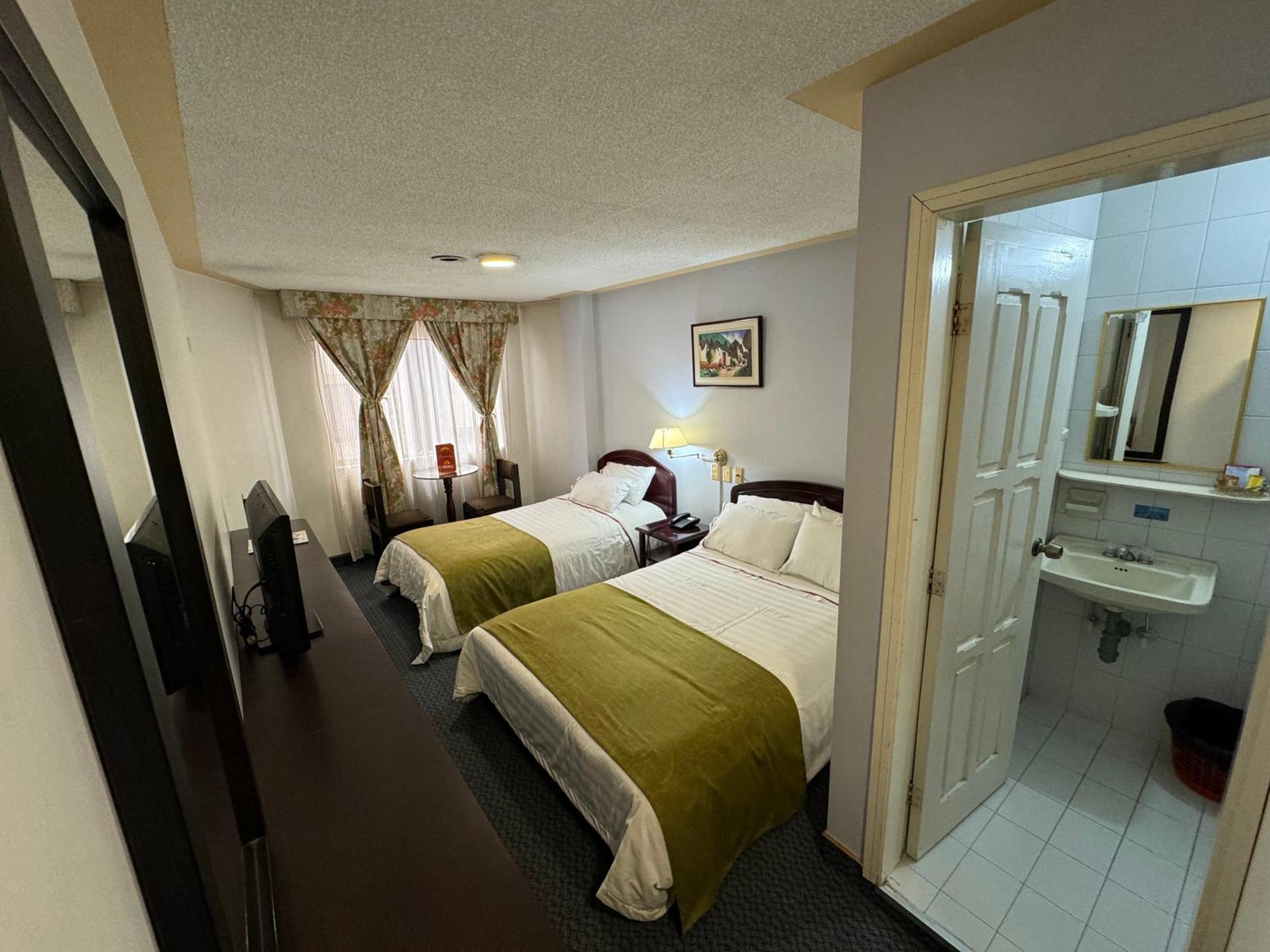 Hotel Los Andes Ипьялес Экстерьер фото